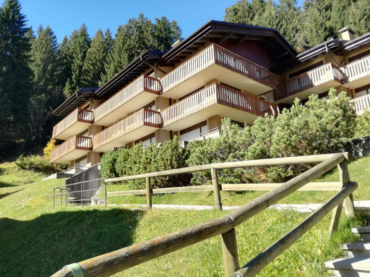 Trilocale Presanella - Serafini Madonna di Campiglio Luaran gambar